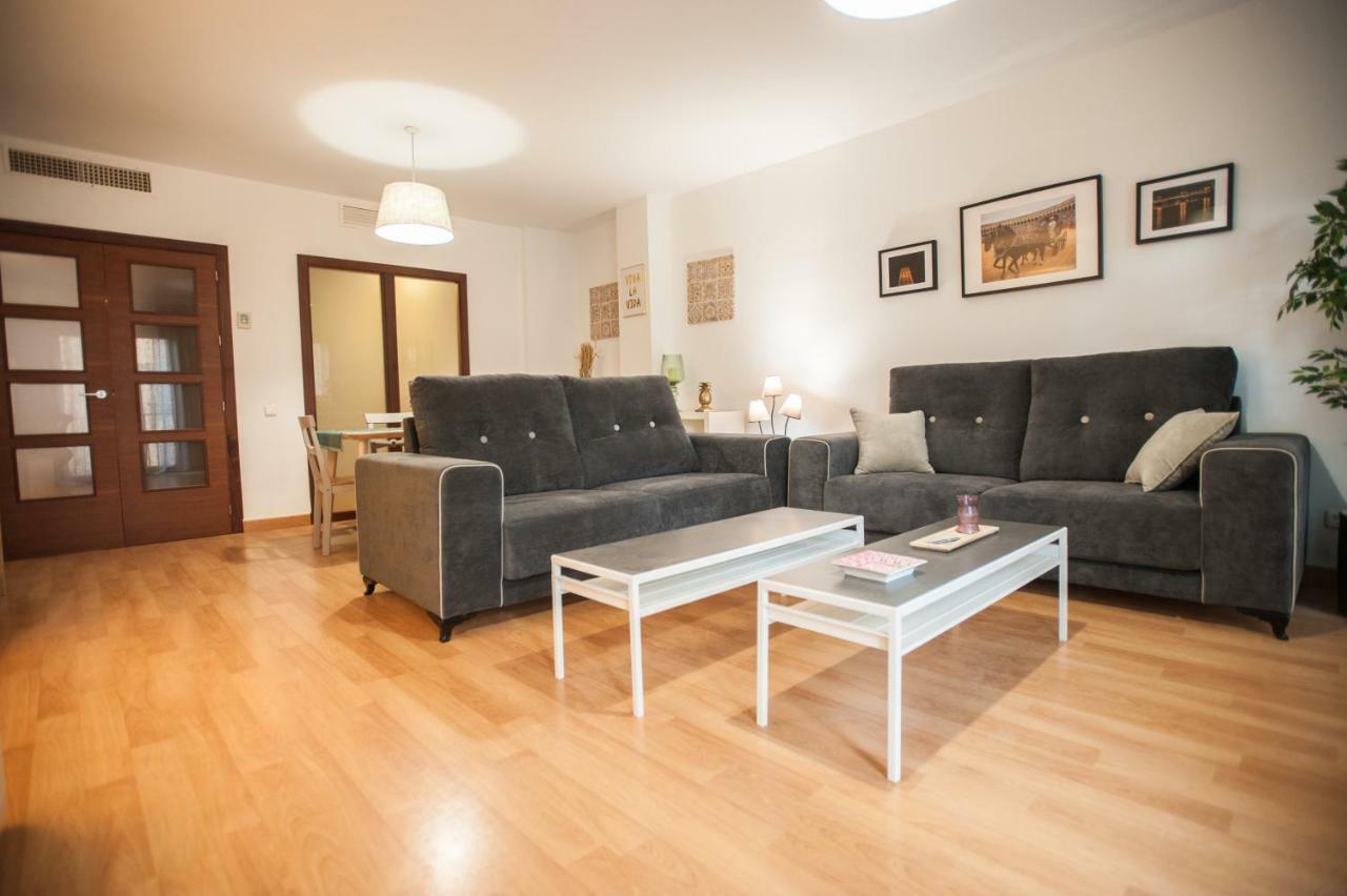 Luxury Maestranza Donkey Apartment Seville Luaran gambar