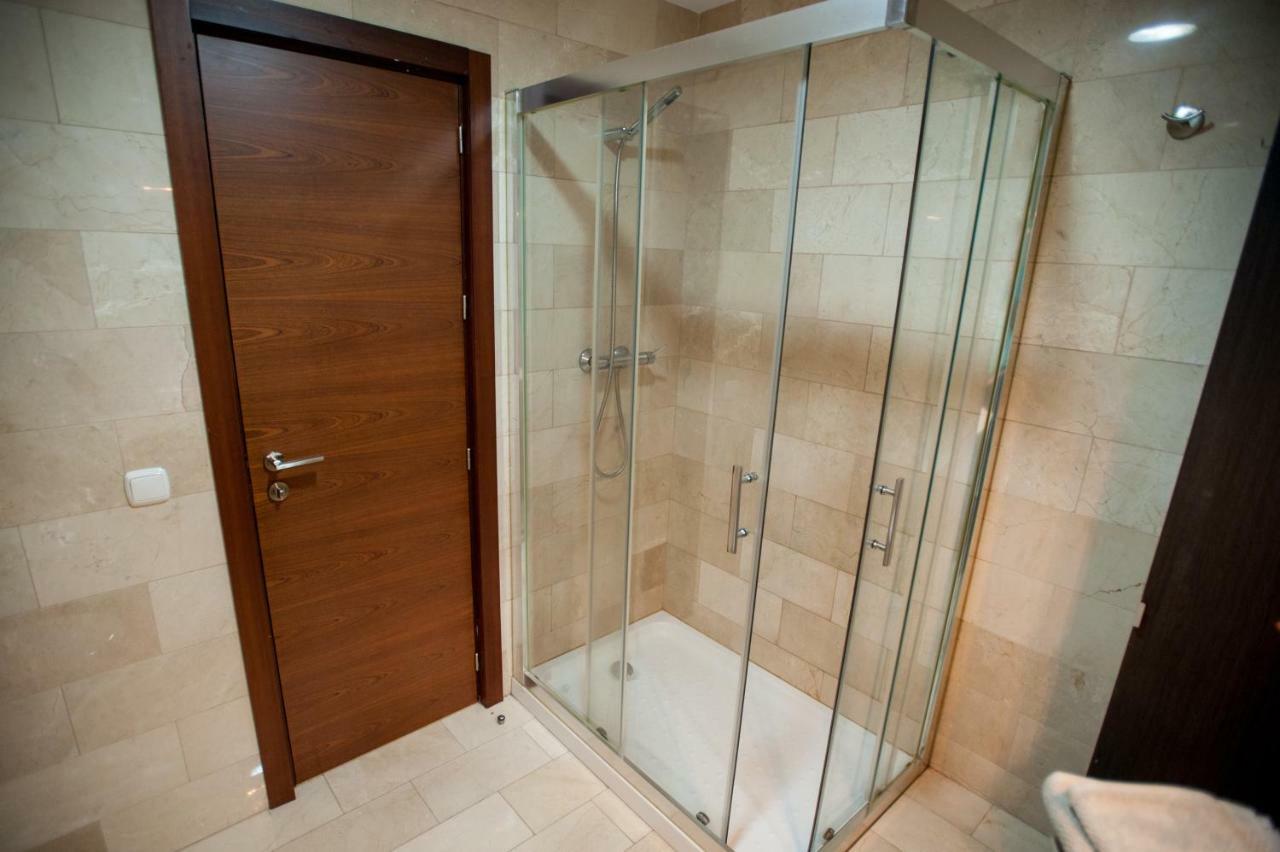 Luxury Maestranza Donkey Apartment Seville Luaran gambar